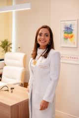 Dra. Clarissa Almeida